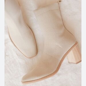 Dolce Vita Alaya Block Heel Ivory bootie